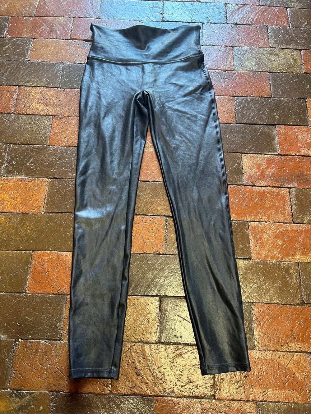 Spanx L/G black faux leather leggings 28” inseam 2096